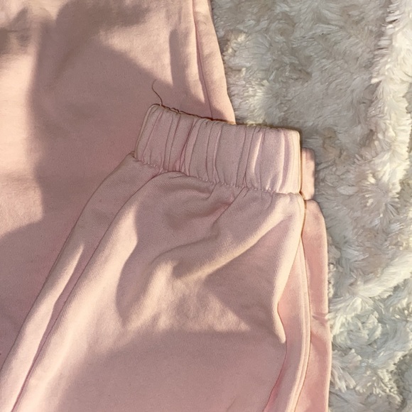 BRANDY MELVILLE ROSA SWEATPANTS - Picture 4 of 4